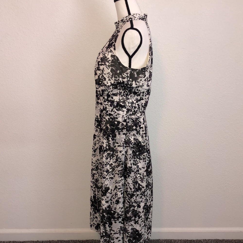 👗 WHBM Fit & Flare Halter Dress - Picture 5 of 9
